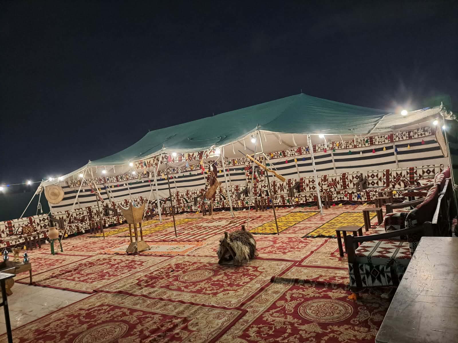 خيام ومجالس