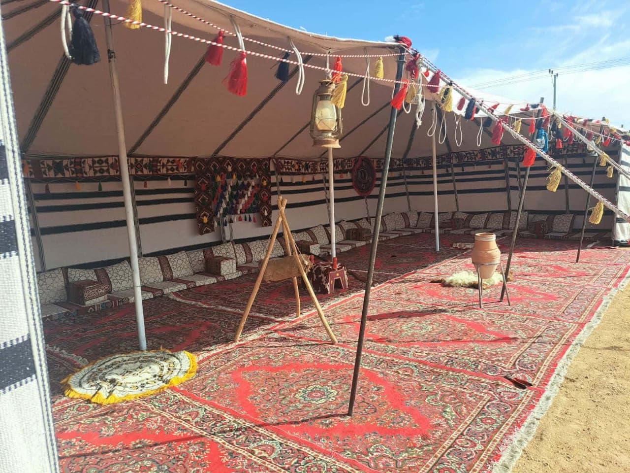 خيام ومجالس